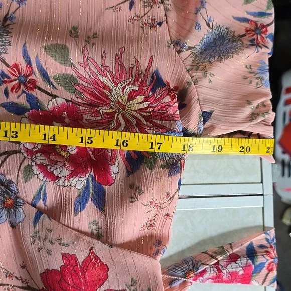 INC Pink floral faux wrap blouse Size‎ Medium - Picture 10 of 11